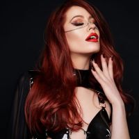 Ruby June - deine rubinrote Göttin mit Feuer und Herz - Foto Nr. 10